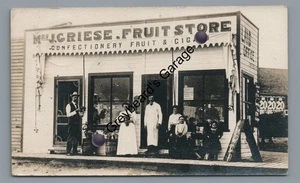 RPPC Mrs Grise Obstladen NORTH BATTLEFORD SK Saskatchewan Echtfoto Postkarte - Bild 1 von 2