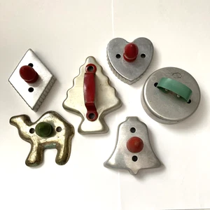 Lot Of 6 Vintage Aluminum Christmas + Cookie Cutters w/ Red & Green Wood Handles - Picture 1 of 9