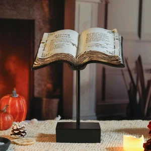Libro de hechizos de resina sobre mesa decoración de Halloween pequeño libro decorativo chimenea... - Imagen 1 de 9