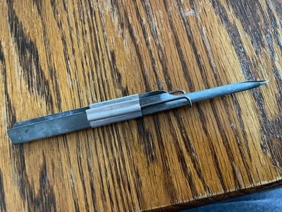 Alfombras artesanales vintage para herramientas de hilo de metal Foto 1 de 2