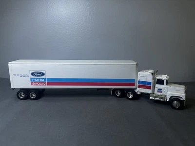Ertl Ford New Holland Semi Trailer Diecast 1/64 - Image 1 of 4