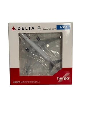 Herpa 535335 Delta Air Lines Boeing 767-300 N178DZ scale 1:500 model - Immagine 1 di 4