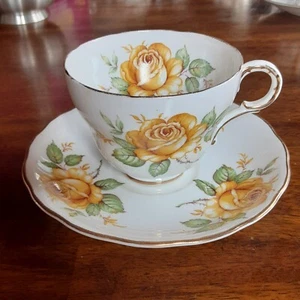 Melba Bone China Yellow Roses Teacup & Saucer England H9 Gold Rimmed - Picture 1 of 6