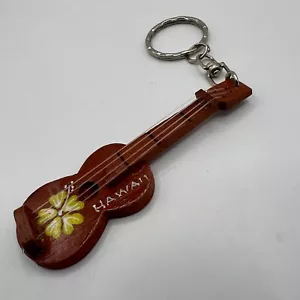 Portachiavi Hawaii Ukalee in legno con fiore di ibisco tono argento - Foto 1 di 10