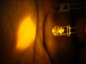 Box 2000 Bright YELLOW/ORANGE LED's -- AGILENT QLMP-EL96-TWSZZ -- NEW and UNUSED - Picture 1 of 12