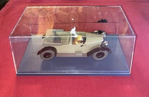 VOITURE TINTIN 1/24 LA MERCEDES DE TINTIN n° 31 SOVIETS - Foto 1 di 4