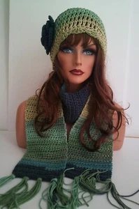 SET CAPPELLO E SCIARPA VERDE BLU MULTI MANO UNCINETTO FIORE BERRETTO TESCHIO BERRETTO SCI TAM - Foto 1 di 6