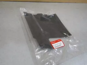 2015-2017 HONDA GL1800 GOLDWING RIGHT TRUNK BOX SIDE MAT 81120-MJK-A80 - Foto 1 di 2