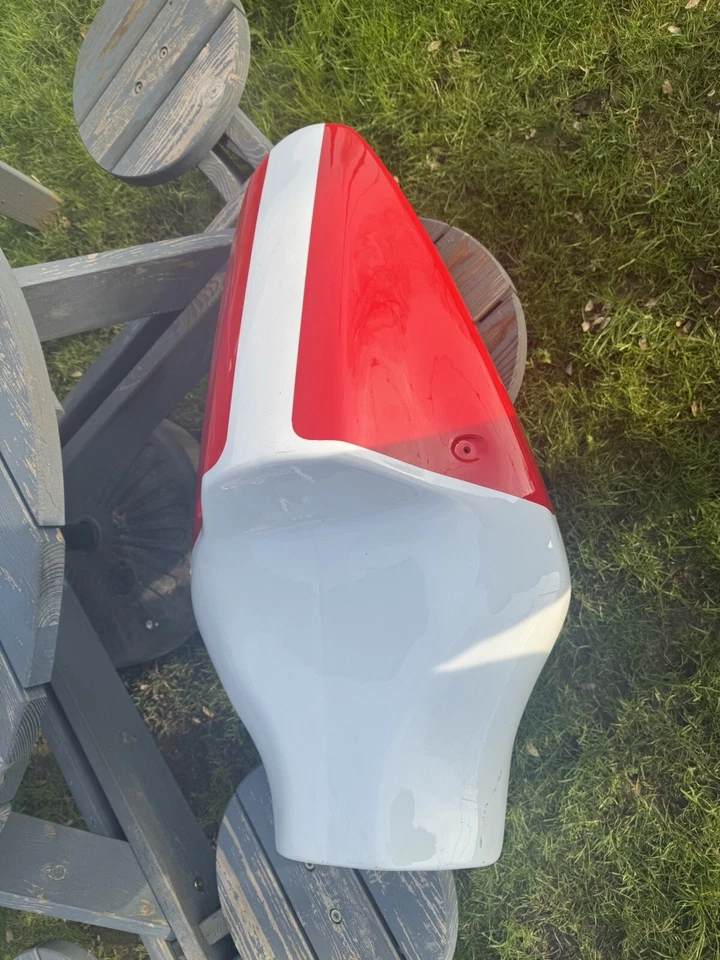 ГОНОЧНОЕ СИДЕНЬЕ Suzuki TL1000R A16 Race Bodywork с креплениями UNDETRAY inc Dzus - Изображение 1 из 2