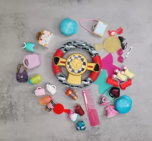 LOL Surprise Puppenzubehör Kleidung Taschen Kämme Schuhe 32 Stück - Bild 1 von 9