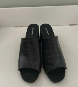 Women’s Black Slip On Mule Heel Sandals Size 7 , New Without Tags - Picture 1 of 3