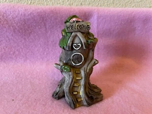 NEU Feengarten Wald Baumhaus Gartendeko Miniatur Figur - Bild 1 von 4