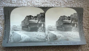 Keystone Stereoview Enorme carro armato che attraversa il fiume Somme storia set #H2393 - Foto 1 di 5