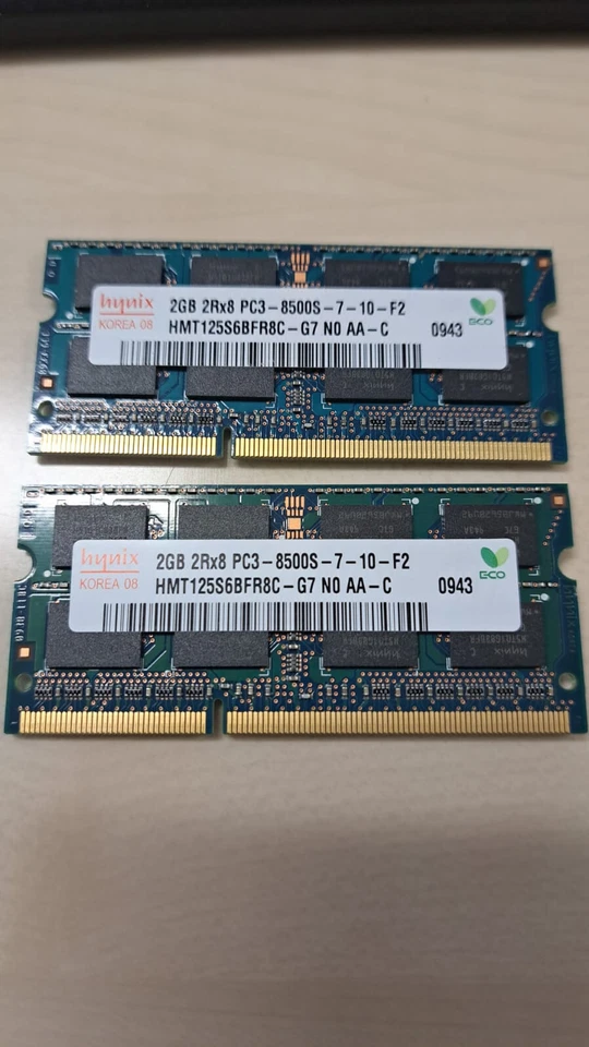 Memoria Ram DDR3 Hynix 2GB 2Rx8 PC3 8500S -7 -10 - Immagine 1 di 1