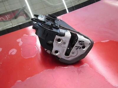 2007-2011 Toyota Yaris OEM passenger rear door latch 07 08 09 10 11 - Image 1 of 3