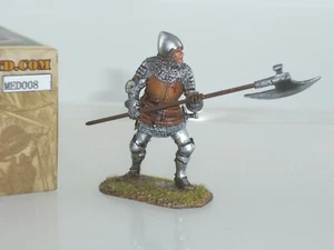 ERSTE LEGION MED008 MITTELALTER RITTER ENGLISCHER MANN AN WAFFEN SOLDAT MIT HELLEBARDE - Bild 1 von 2