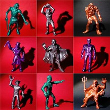 Super Monstruos monochrome classic monster figures 1992 Yolanda Spain Choose!