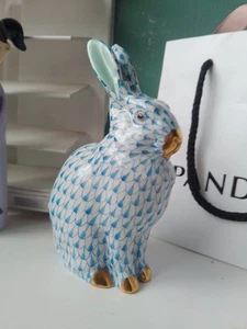 Herend Hvngary Porcelain Sitting Rabbit/Bunny Blue Fishnet - Picture 1 of 6