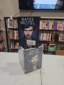 Bates Motel: Season Four (DVD, 2016, 3-Disc Set) Vera Farmiga, Freddie Highmore - Foto 1 di 1