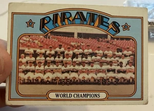 1972 Topps Baseballkarte #1 Pittsburgh Pirates Team sehr guter Zustand Weltmeister - Bild 1 von 3