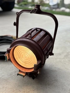 Mole-Richardson 407 1000W 6" Baby SolarSpot Bühnenlicht - getestet - Bild 1 von 6