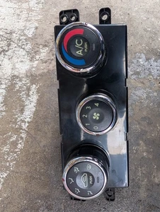 2005-2009 Hyundai Tucson AC Heater Climate W/O Automatic Temp control Unit OEM - Picture 1 of 3