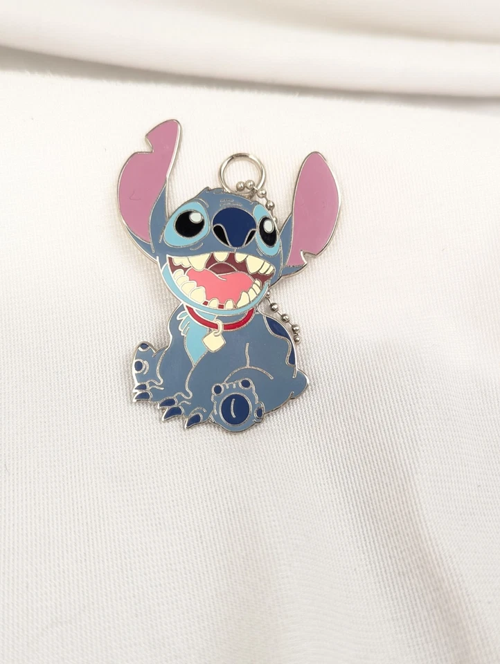 Disney Lilo & Stitch Sitting 2008  Pin Official Pin Trading - Image 1 of 4