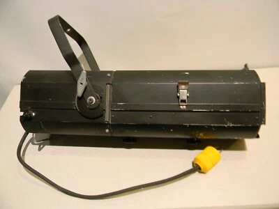 Altman 1KL6-2040Z Zoom Ellipsoidal Theater Stage Light 20° -40° - Image 1 of 4