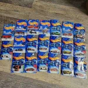 Vintage Hot Wheels Lot (20) Autos - die meisten 2003 + einige 90er auf Karten alle neu ungeöffnet - Bild 1 von 7