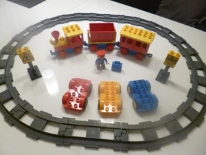Lego Duplo Eisenbahn Der Schiebezug Lok + 2 Anhänger Schienen + Zubehör ! - Bild 1 von 5