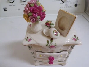 Vintage Royal Albert Old Country Roses Porzellan Kommode Spieluhr - Bild 1 von 4