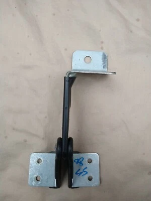 84 85 86 87 88 89 NISSAN 300ZX REAR SEAT BACK CUSHIONS HINGE BRACKET - Image 1 of 2