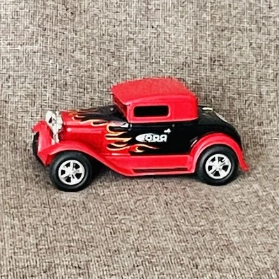 1999 Crown Premiums Die Cast Liberty Classics '32 Ford Roadster Bank (no key) - Image 1 of 4