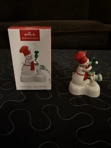 HALLMARK 2022 CAN'T WAIT FOR COOKIES MUSICAL ORNAMENT - Picture 1 of 5