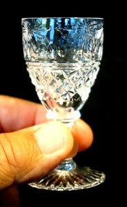 Beautiful Stuart Crystal Beaconsfield Ball In Stem Cordial Glass - Picture 1 of 4