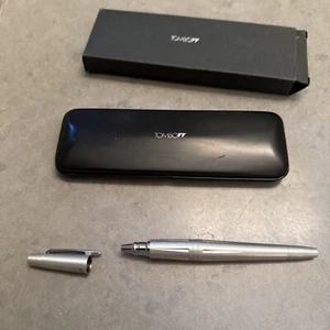 Tombow Zoom 2000 Silver Colored Rollerball Pen With 2 Refills - Picture 1 of 11