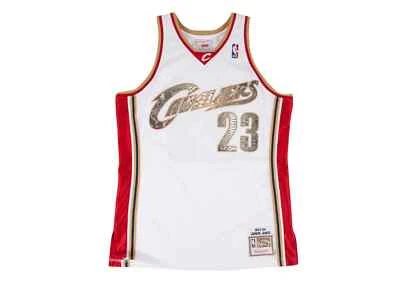 Camiseta deportiva Mitchell & Ness blanca LeBron James 2003-2004 Cleveland Cavaliers Python Foto 1 de 2