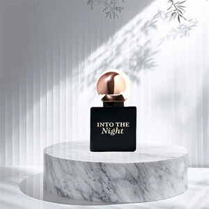 Bath & Body Works Into the Night 1,7 flüssige Unzen Eau De Parfum Spray - Bild 1 von 21