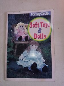 Vintage 1990 Family Circle jouets mous & poupées PB livre artisanat fabrication crochet tricot