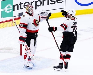 Linus Ullmark 2025 Playoff Shutout Ottawa Senators 8x10 NHL Hockey Foto - Bild 1 von 1
