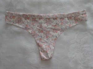 JESSICA SIMPSON, Thong in Size L, Colour in Peach, White & Grey, Floral - Picture 1 of 2