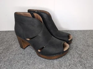Stivaletti Dansko Delphina taglia 9 US/39 punta aperta plateau pelle nero scamosciato tacco - Foto 1 di 9