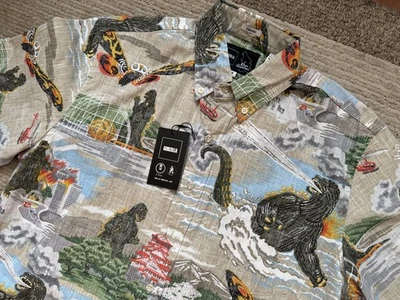 Reyn Spooner Godzilla Classic Button Front Aloha Hawaiian Shirt Size Small NWT - Image 1 of 4