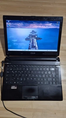 ASUS U36J 13.3" Notebook i5 M480 2.67GHz 8Gb RAM 120Gb - Bild 1 von 4