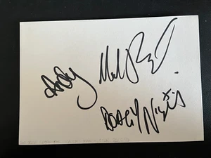 ANNDY / MATTHEW / NIFEL - ZWIELICHTIGE BANDMITGLIEDER - SIGNIERTE WEISSE KARTE - Bild 1 von 1