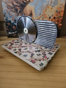 Brotschneidemaschine * manuell * Saugnapf * klappbar* DDR Nostalgie * funktional - Bild 1 von 5