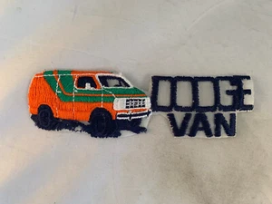 Dodge Van *LESEN* bestickte Kleidung Jacke Mantel Mütze Hemd Patch - Bild 1 von 3