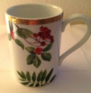 St. Nicholas Square - Holiday Laurel w/18 Kt Gold Band Coffee Cup Mug - Picture 1 of 5