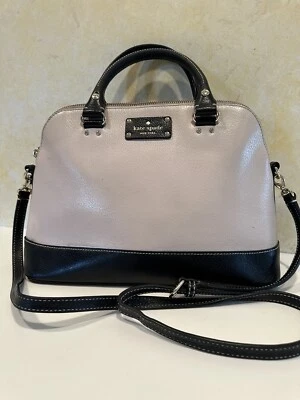 Bandolera Kate Spade Wellesley Rachelle WKRU2485 Cartera Mediana Marfil y Negra Usada en Excelente Condición Foto 1 de 4