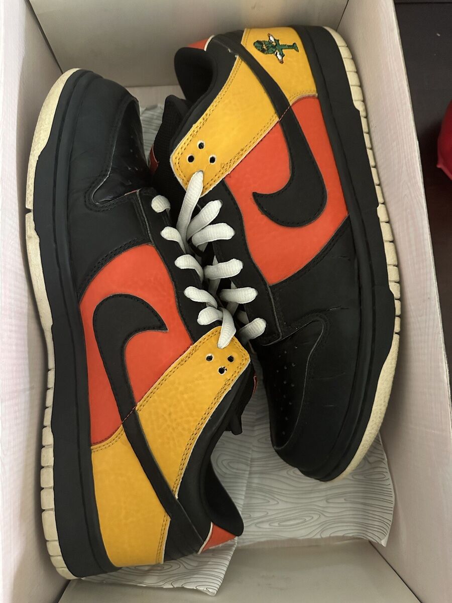 Nike SB Dunk Low Pro Raygun 2005 - 304292-803 for Sale Nike SB Dunk Low Pro Raygun 2005 - 304292-803 for Sale